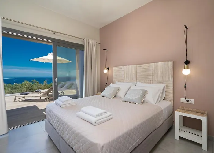 Calma Βίλα Τραπεζάκι