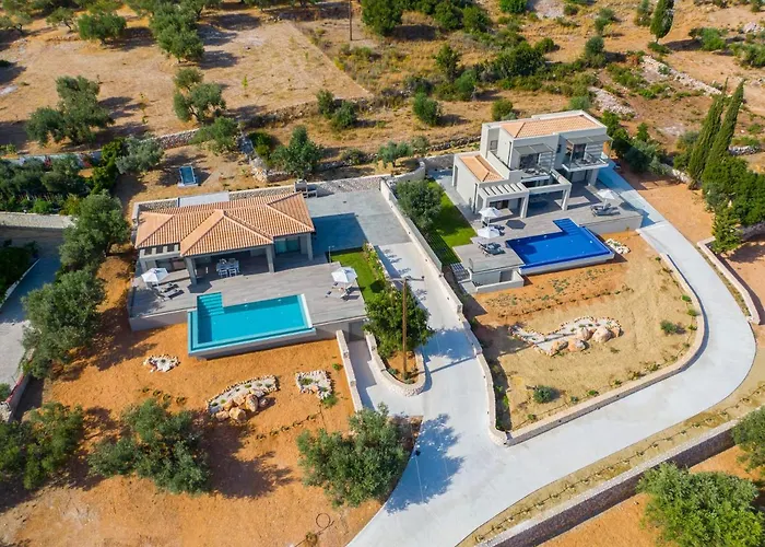 Calma Βίλα Τραπεζάκι